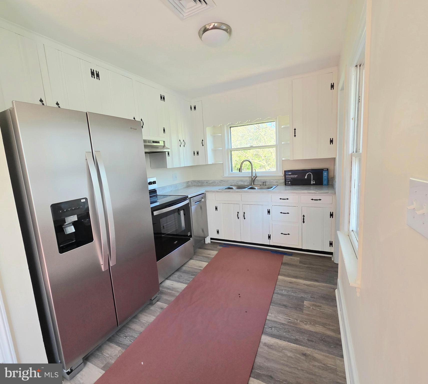 357 Co Rte 11/18 Martinsburg, WV 25405 - Photo 11 of 85 Charming kitchen with natural light and warmth