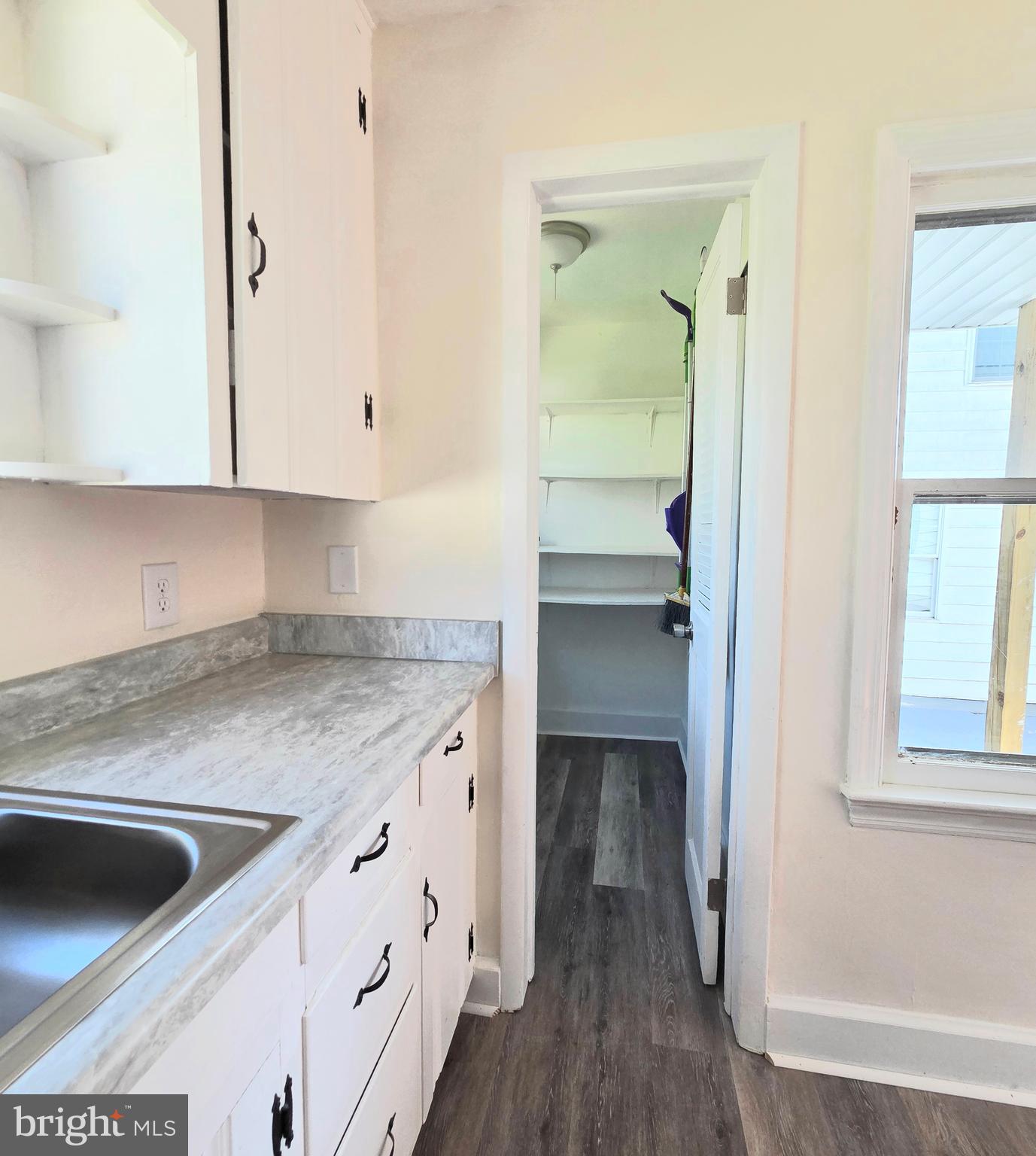 357 Co Rte 11/18 Martinsburg, WV 25405 - Photo 15 of 85 view/kitchen/pantry