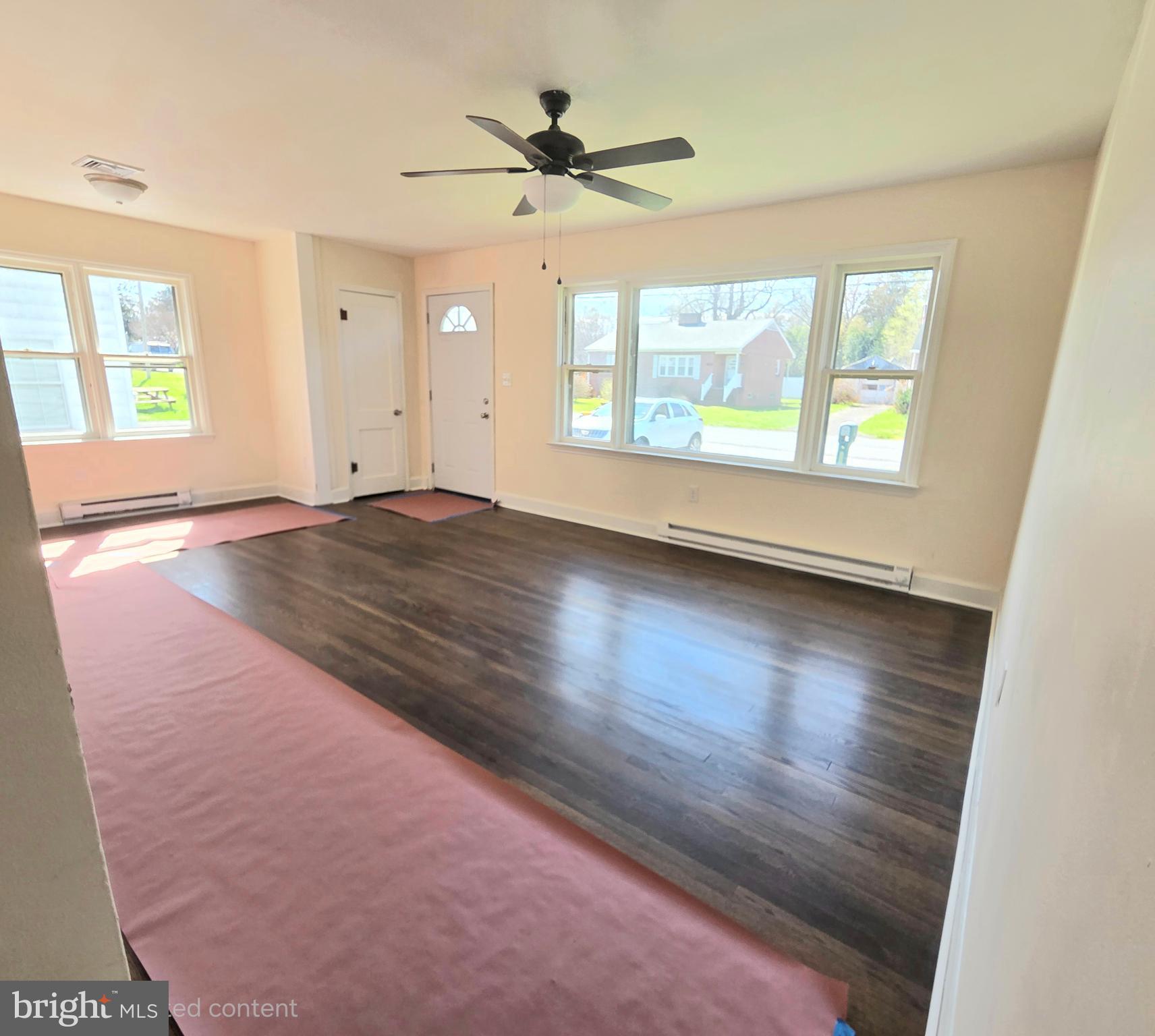 357 Co Rte 11/18 Martinsburg, WV 25405 - Photo 28 of 85 13x20 sq ft living room