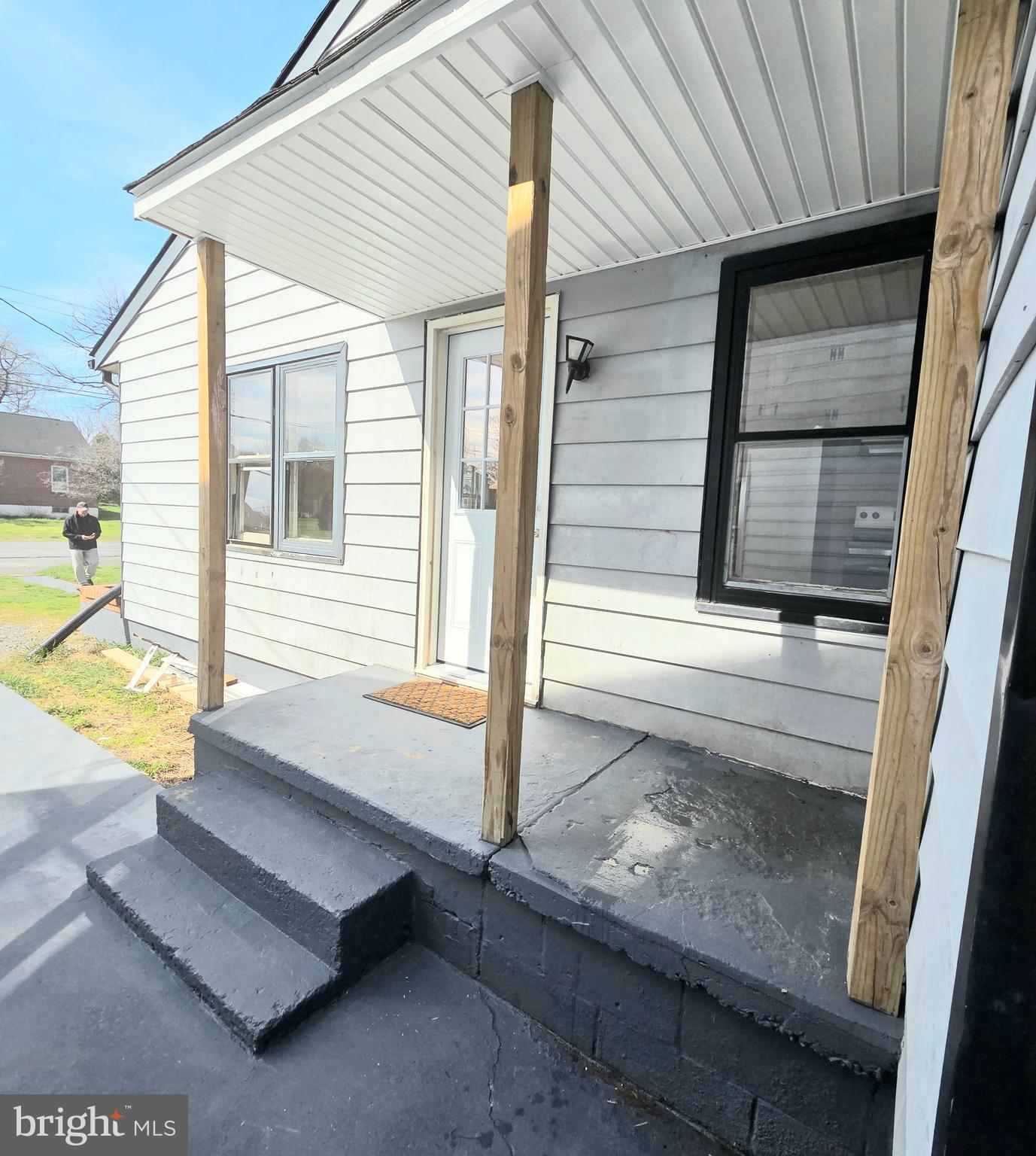 357 Co Rte 11/18 Martinsburg, WV 25405 - Photo 56 of 85 side covered porch