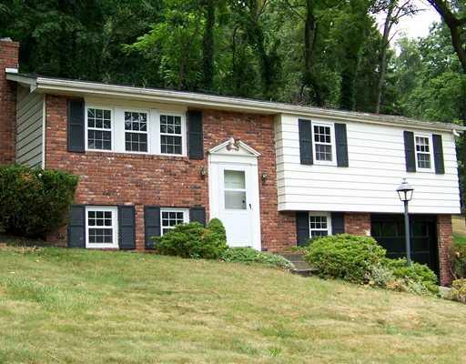 147 Byron Road Pittsburgh, PA 15237 - Photo 1 of 8 Exterior Front. 147 Byron Rd. - Located close to schools and shopping.