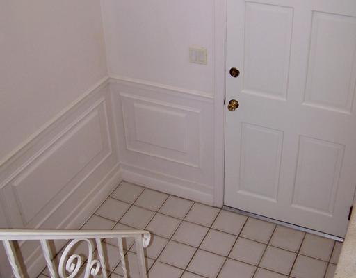 147 Byron Road Pittsburgh, PA 15237 - Photo 6 of 8 Entry/Foyer. Mid level entrance allows for easy access to upper or lower levels.