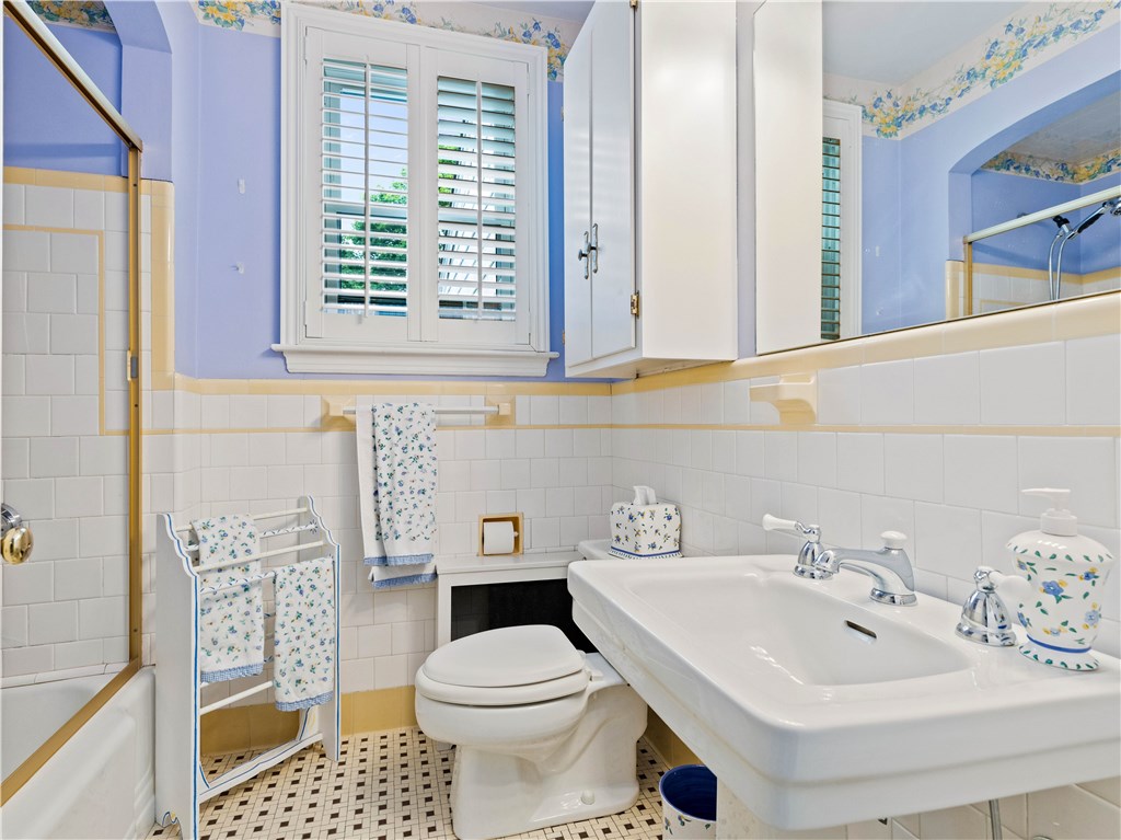 791 Main Street Warren, RI 02885 - Photo 24 of 37 Gallery Image 24