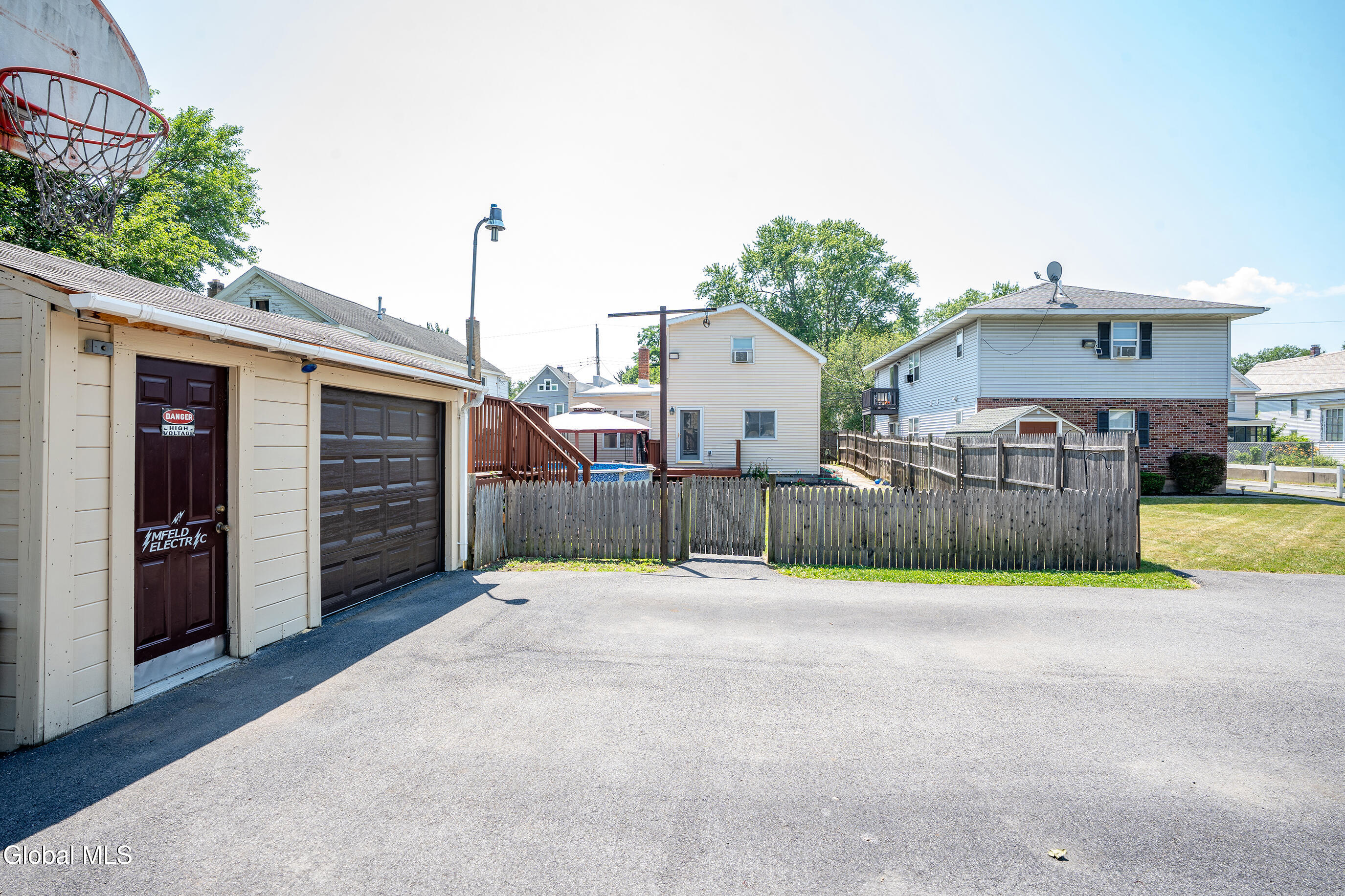 809 Thompson Street Schenectady, NY 12306 - Photo 32 of 37 011-809-Thompson-St-Schenectady-NY-12306