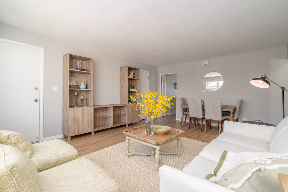 36 South Kensington Avenue, Unit 5 La Grange, IL 60525 - Photo 12 of 23 a living room with furniture and wooden floor