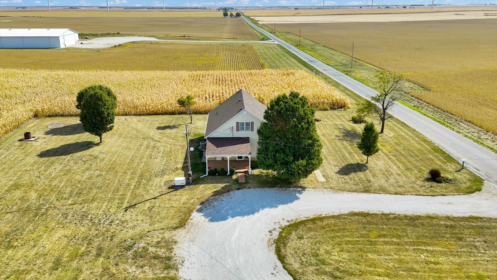 2151 East 2600 North Road Armstrong, IL 61812 - Photo 47 of 56 a view of a swimming pool with an ocean view