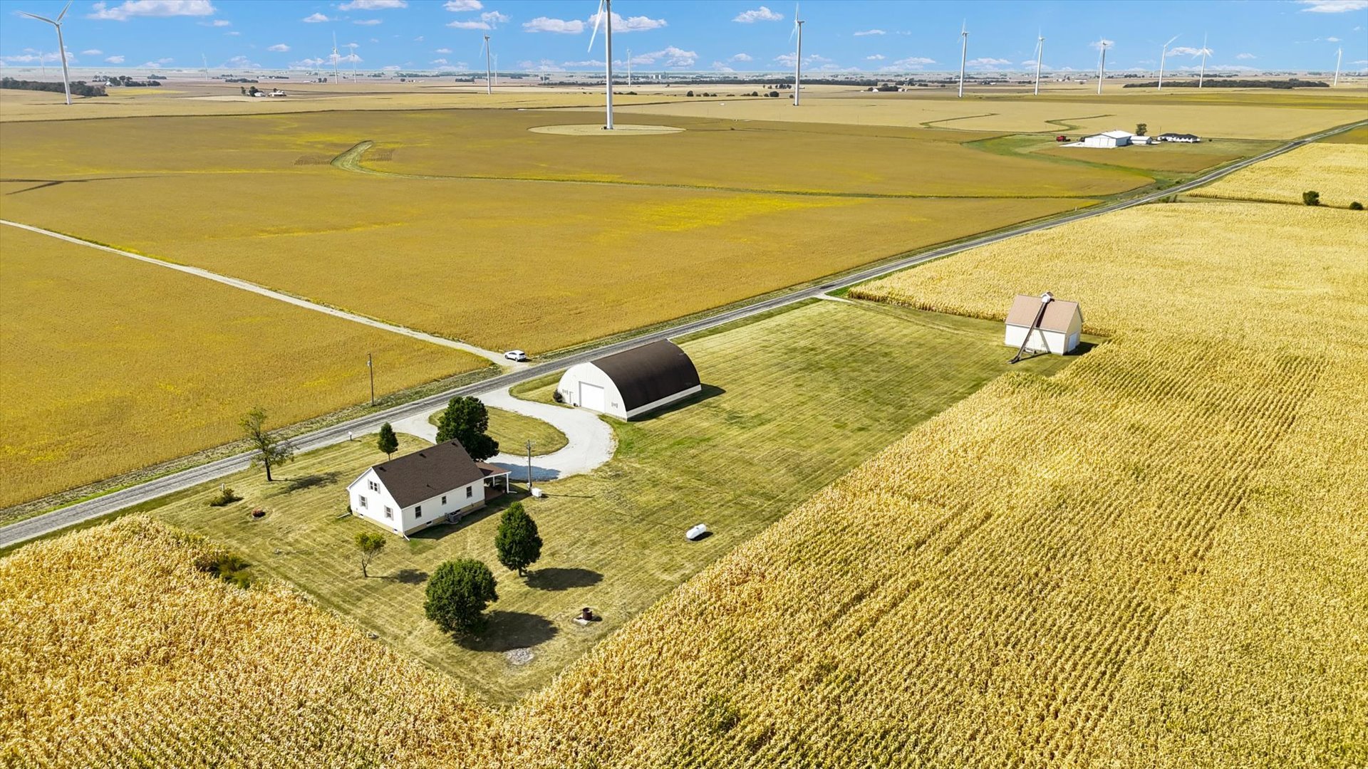 2151 East 2600 North Road Armstrong, IL 61812 - Photo 50 of 56 a view of an ocean and beach