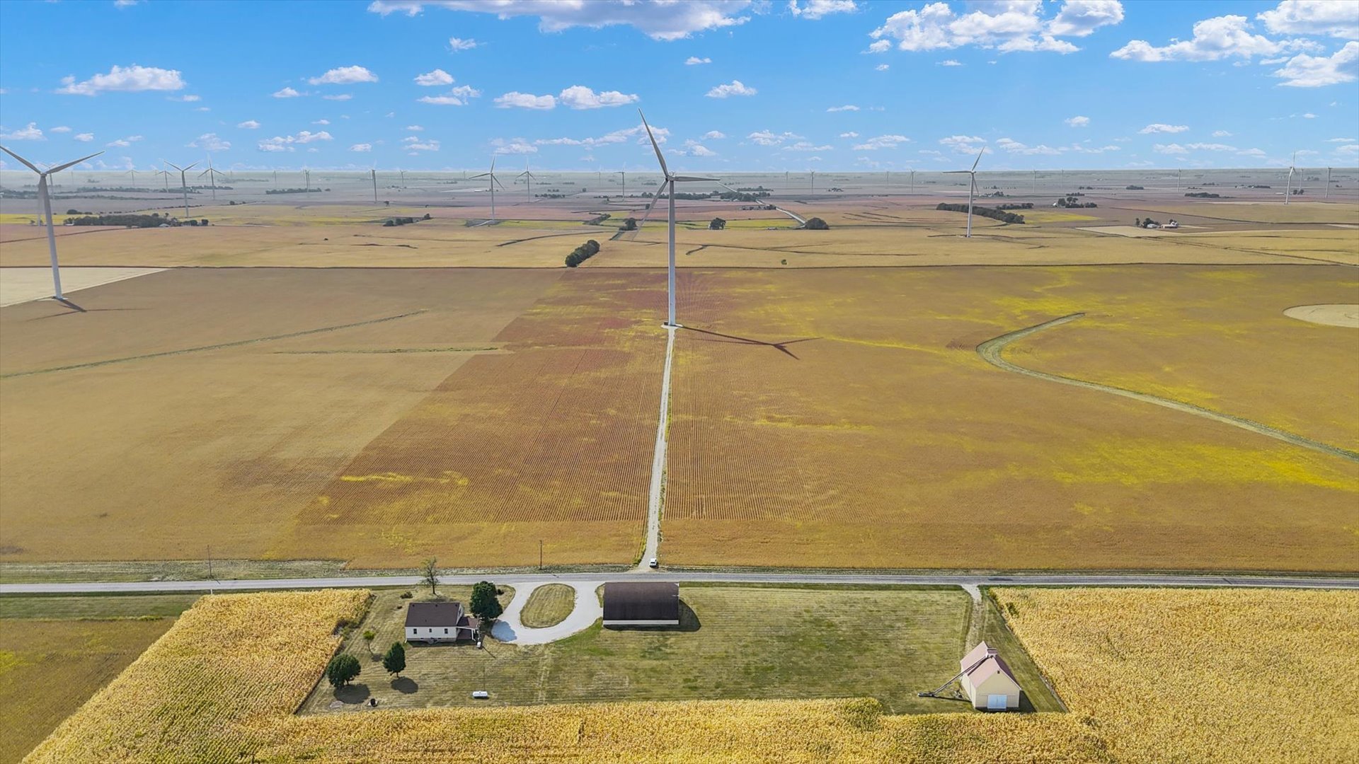 2151 East 2600 North Road Armstrong, IL 61812 - Photo 54 of 56 a view of an ocean and beach
