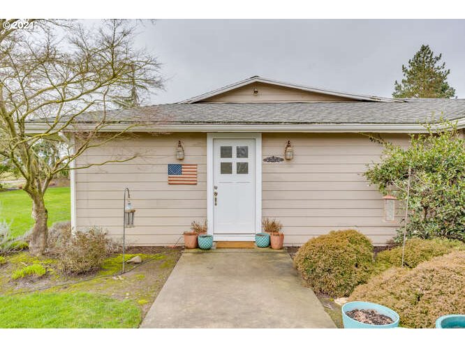 9333 Broadacres Road Northeast Aurora, OR 97002 - Photo 3 of 31
