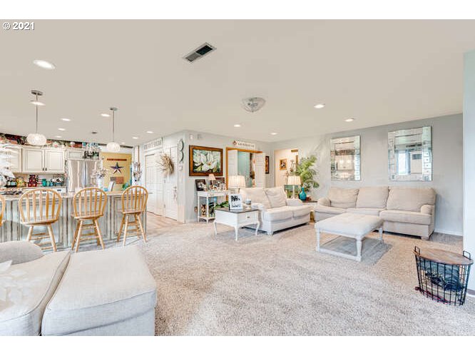 9333 Broadacres Road Northeast Aurora, OR 97002 - Photo 5 of 31