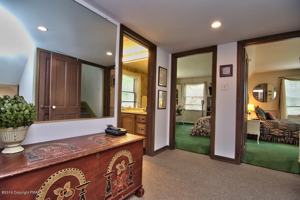 698 Henry Price Road Cresco, PA 18326 - Photo 20 of 71 2nd Floor Hall View 1