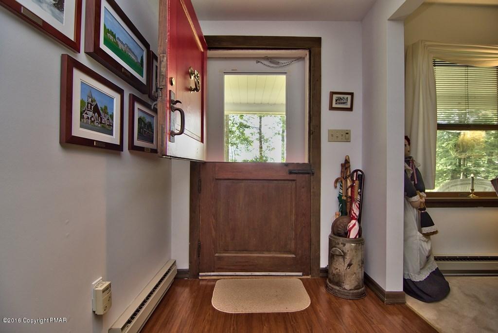 698 Henry Price Road Cresco, PA 18326 - Photo 48 of 71 Foyer View 2