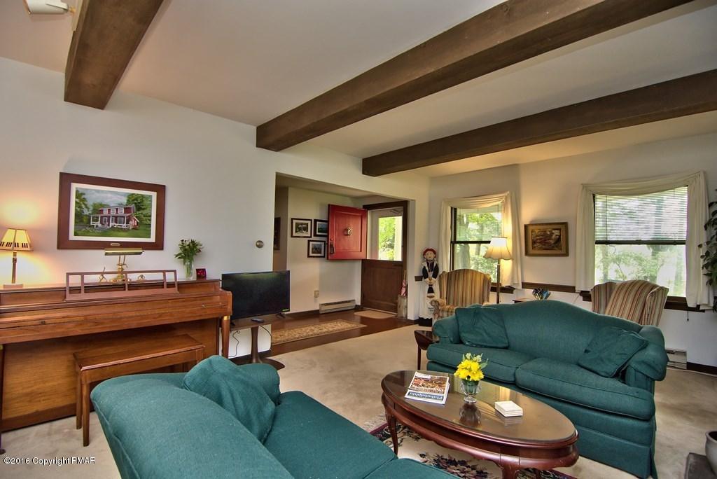698 Henry Price Road Cresco, PA 18326 - Photo 51 of 71 Living Room View 4