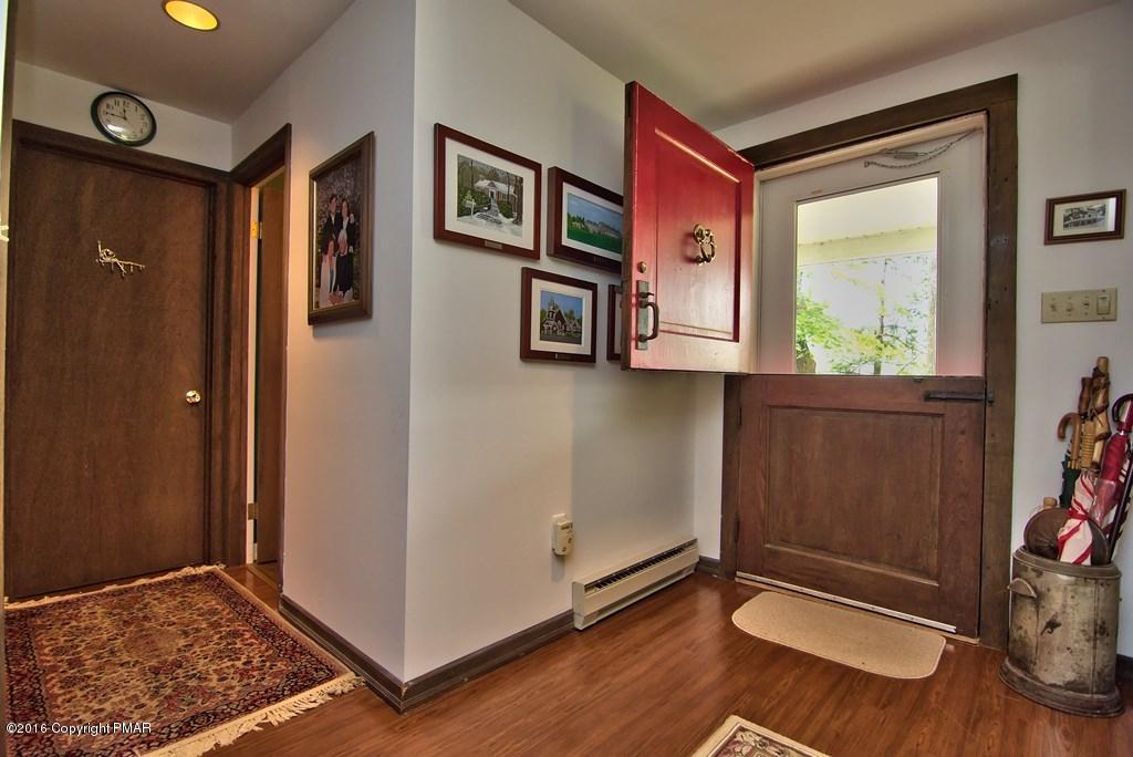Foyer with Dutch Door!