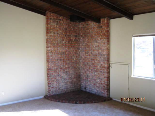 15751 Cloverdale Road Anderson, CA 96007 - Photo 3 of 12 living room - view 2