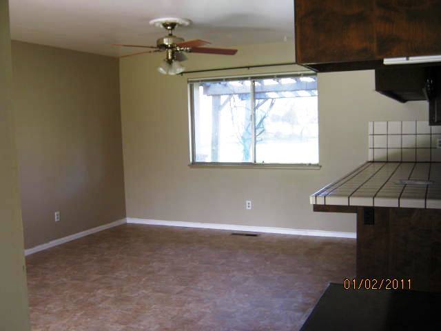 15751 Cloverdale Road Anderson, CA 96007 - Photo 6 of 12 dining area