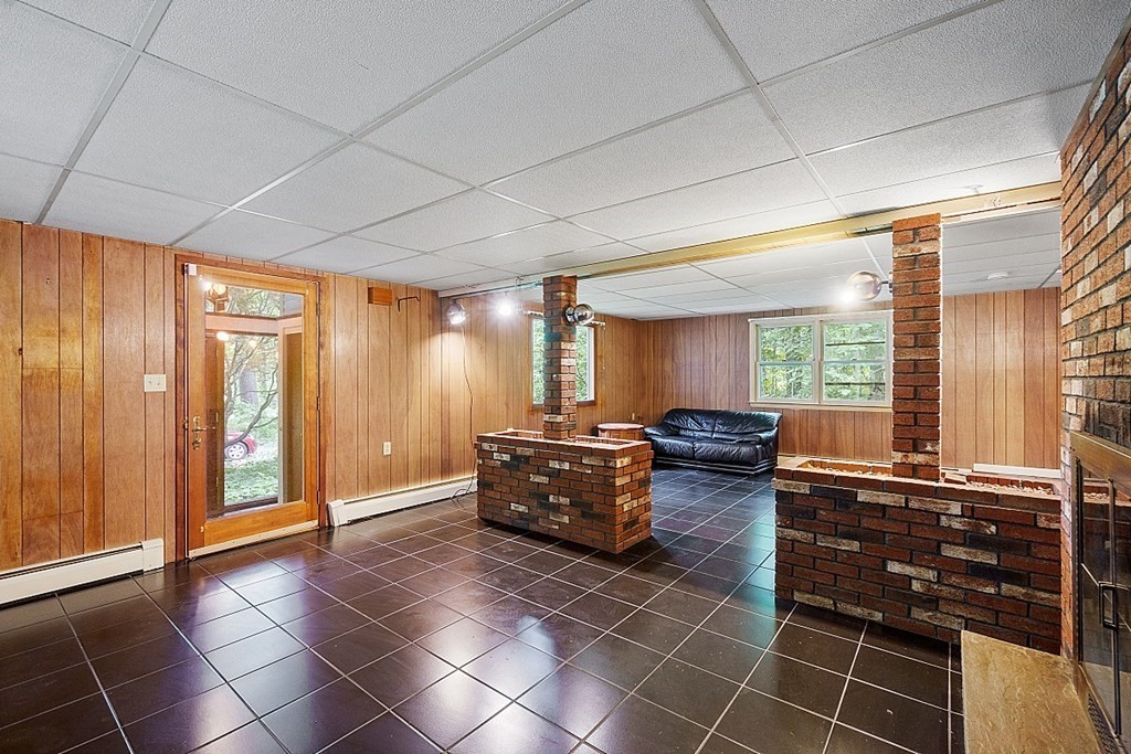 342 Taylor Road Stow, MA 01775 - Photo 6 of 42 a lobby with furniture and window
