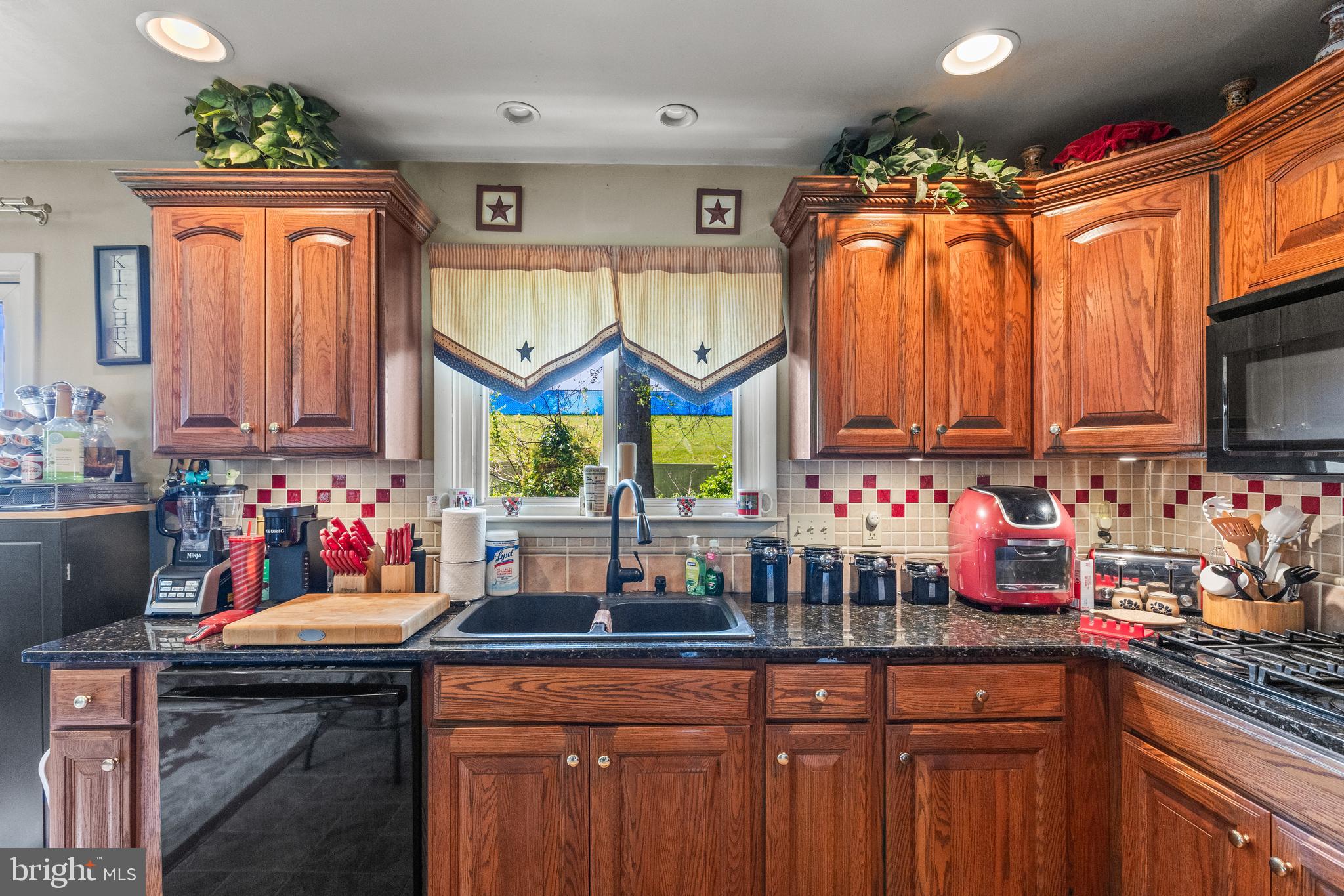 210 Melvale Road Dallastown, PA 17313 - Photo 11 of 35