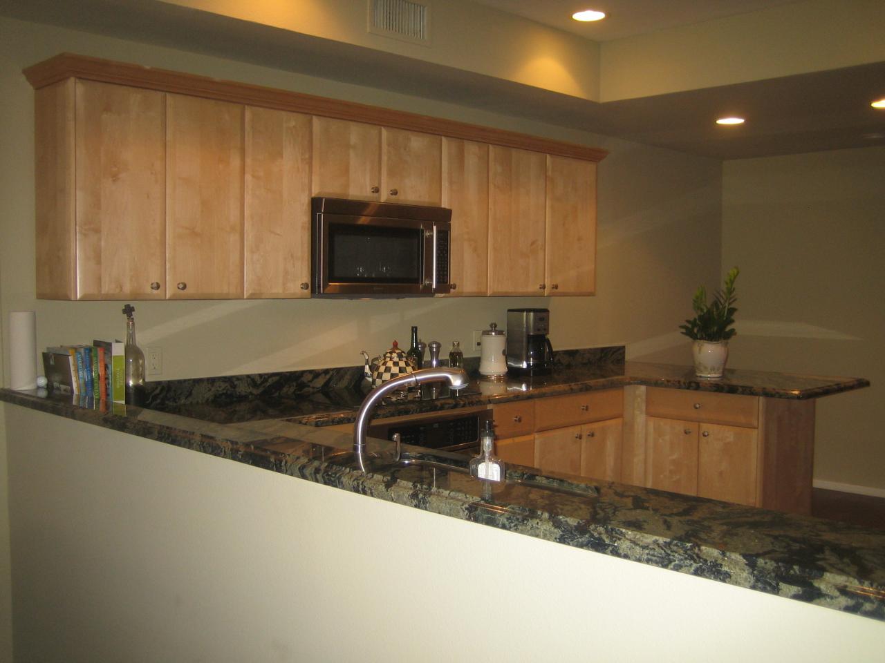 7700 East Gainey Ranch Road, Unit 151 Scottsdale, AZ 85258 - Photo 3 of 11 Kitchen