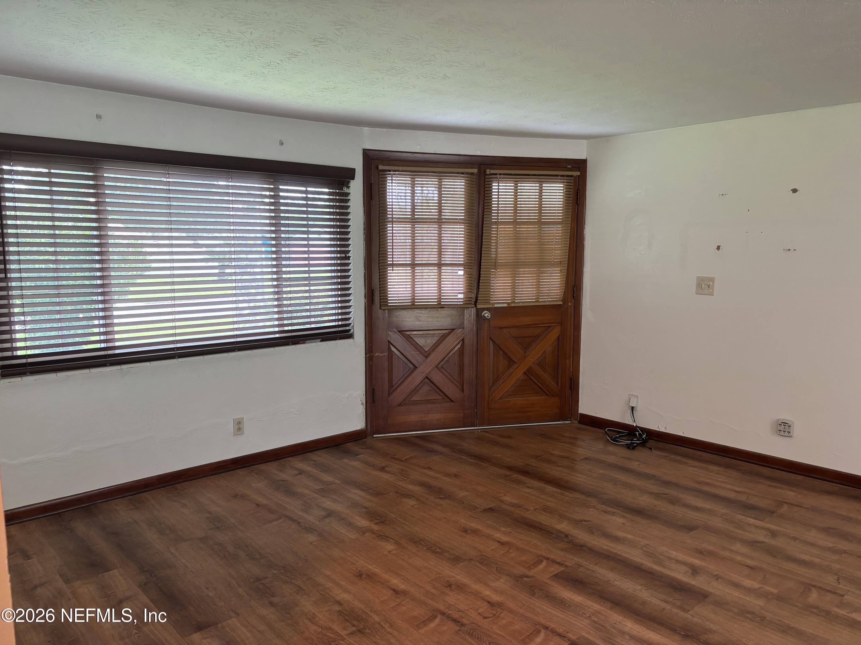 1644 Lessard Circle Jacksonville, FL 32208 - Photo 4 of 26 Family Room
