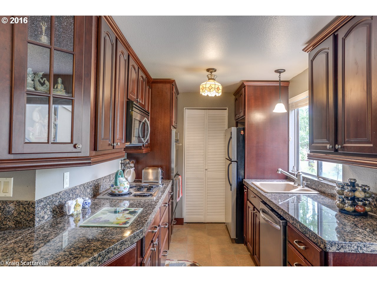 12636 Northwest Barnes Road, Unit 4 Portland, OR 97229 - Photo 3 of 19 Gallery Image 3