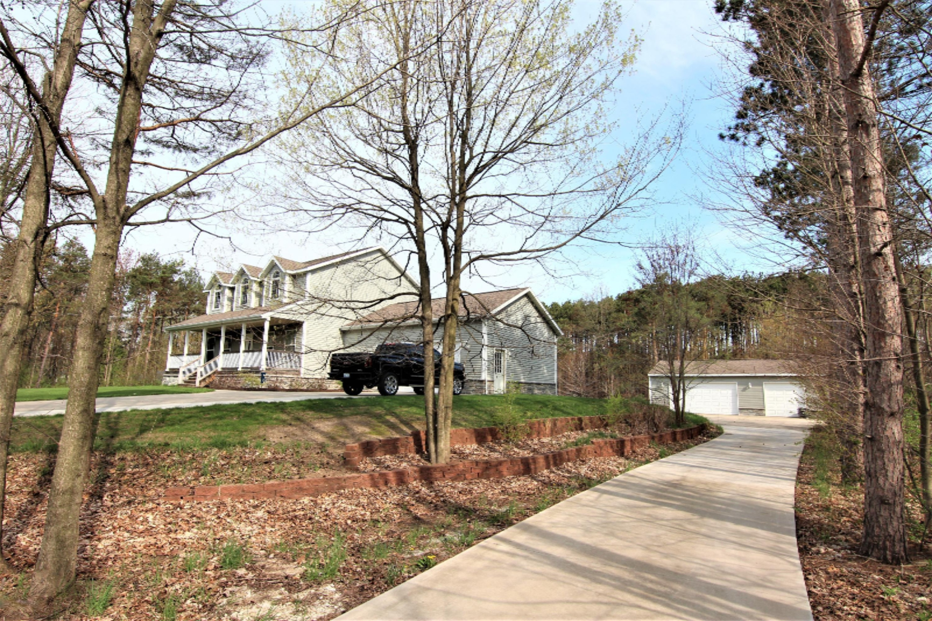 3250 Cline Road Muskegon, MI 49444 - Photo 36 of 45 House and Garage Side