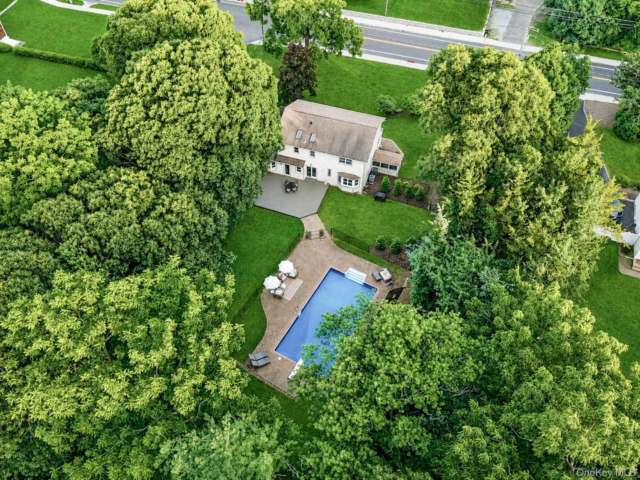 93 North Country Road Shoreham, NY 11786 - Photo 40 of 41