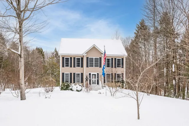 $675,000 | 25 Revolutionary Lane, Nottingham, NH 03290