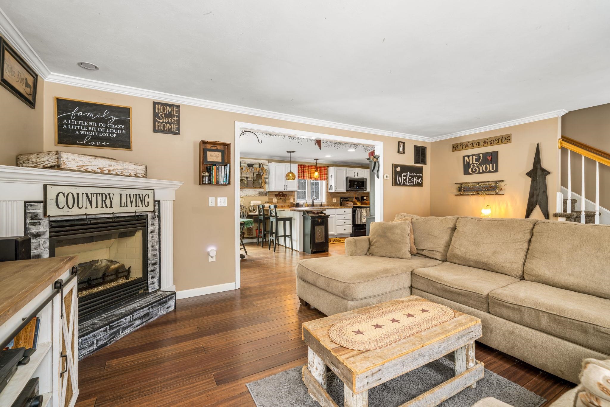 25 Revolutionary Lane Nottingham, NH 03290 - Photo 16 of 60