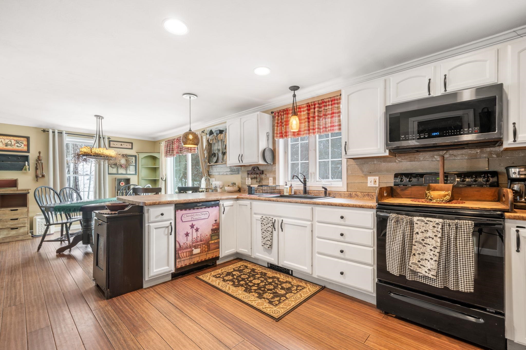 25 Revolutionary Lane Nottingham, NH 03290 - Photo 20 of 60