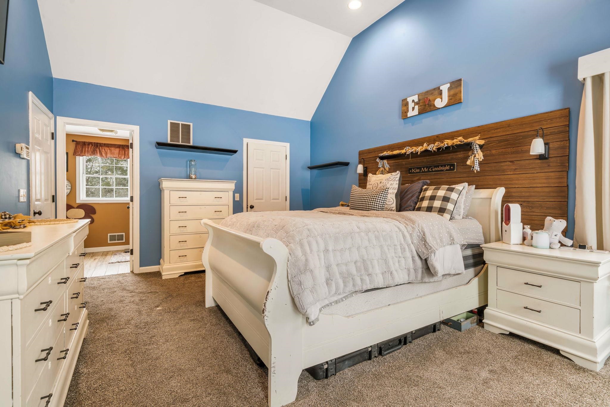 25 Revolutionary Lane Nottingham, NH 03290 - Photo 32 of 60