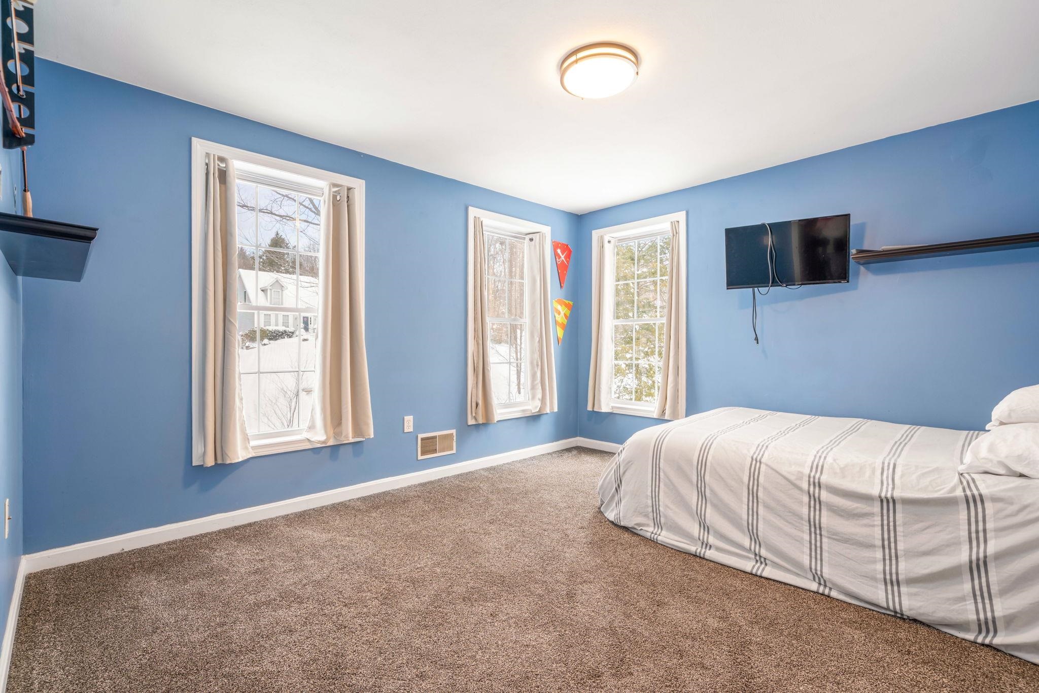 25 Revolutionary Lane Nottingham, NH 03290 - Photo 35 of 60