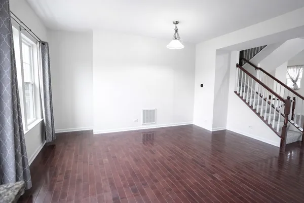 $2,900 | 3463 Bradbury Circle, Aurora, IL 60504