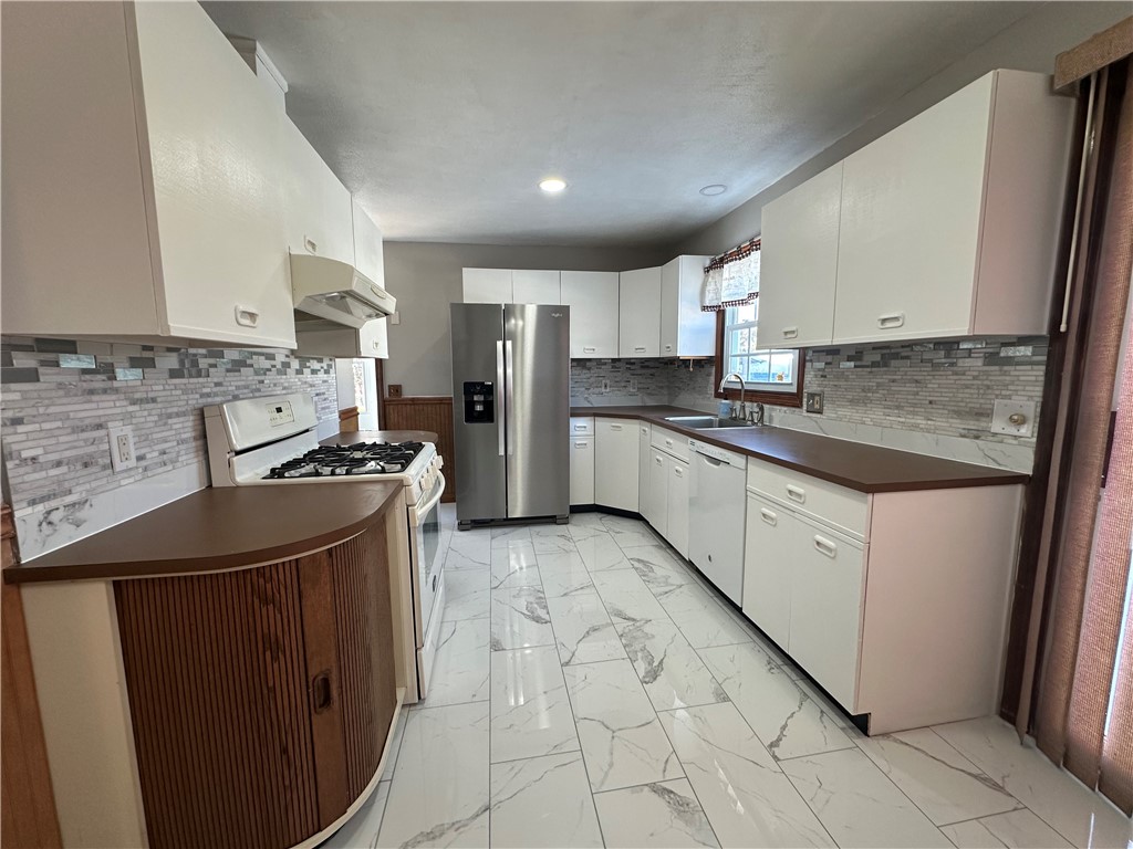 65 Ingalls Street Warwick, RI 02889 - Photo 2 of 21