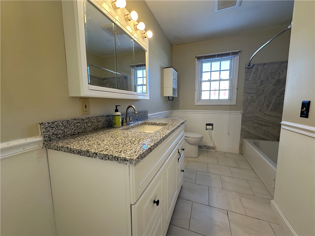 65 Ingalls Street Warwick, RI 02889 - Photo 4 of 21