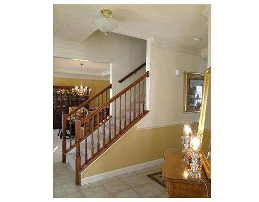 302 Buffalo Ridge Road Canonsburg, PA 15317 - Photo 2 of 18 Entry/Foyer.