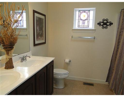 302 Buffalo Ridge Road Canonsburg, PA 15317 - Photo 11 of 18 Master Bath/Spa.