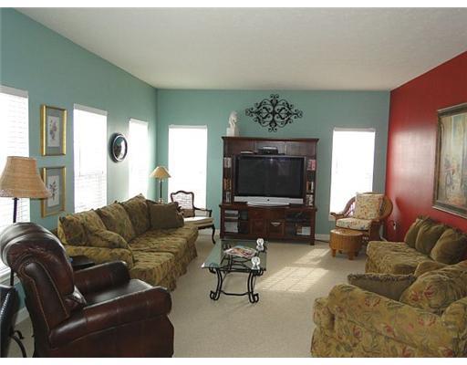 302 Buffalo Ridge Road Canonsburg, PA 15317 - Photo 8 of 18 Family Room.