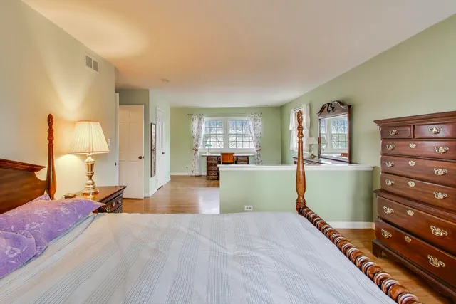 $599,000 | 11 West Emerson Street, Arlington Heights, IL 60005