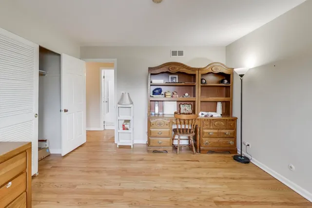 $599,000 | 11 West Emerson Street, Arlington Heights, IL 60005