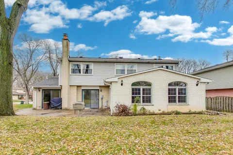$599,000 | 11 West Emerson Street, Arlington Heights, IL 60005