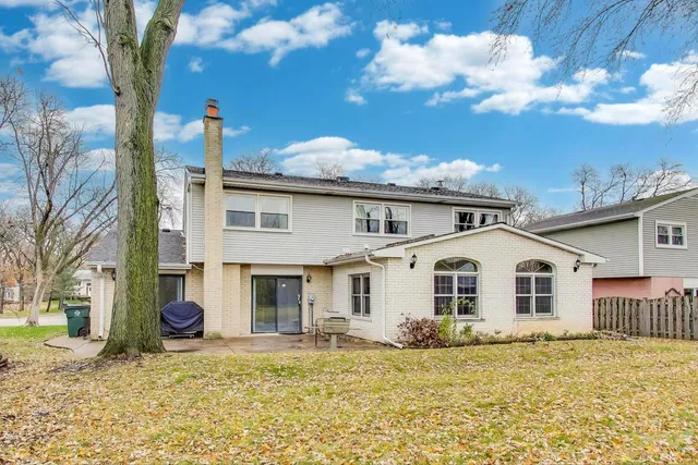 $599,000 | 11 West Emerson Street, Arlington Heights, IL 60005