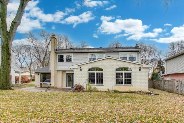 $599,000 | 11 West Emerson Street, Arlington Heights, IL 60005