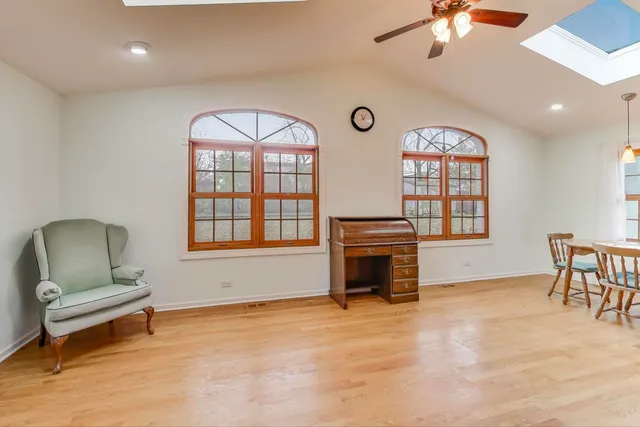 $599,000 | 11 West Emerson Street, Arlington Heights, IL 60005