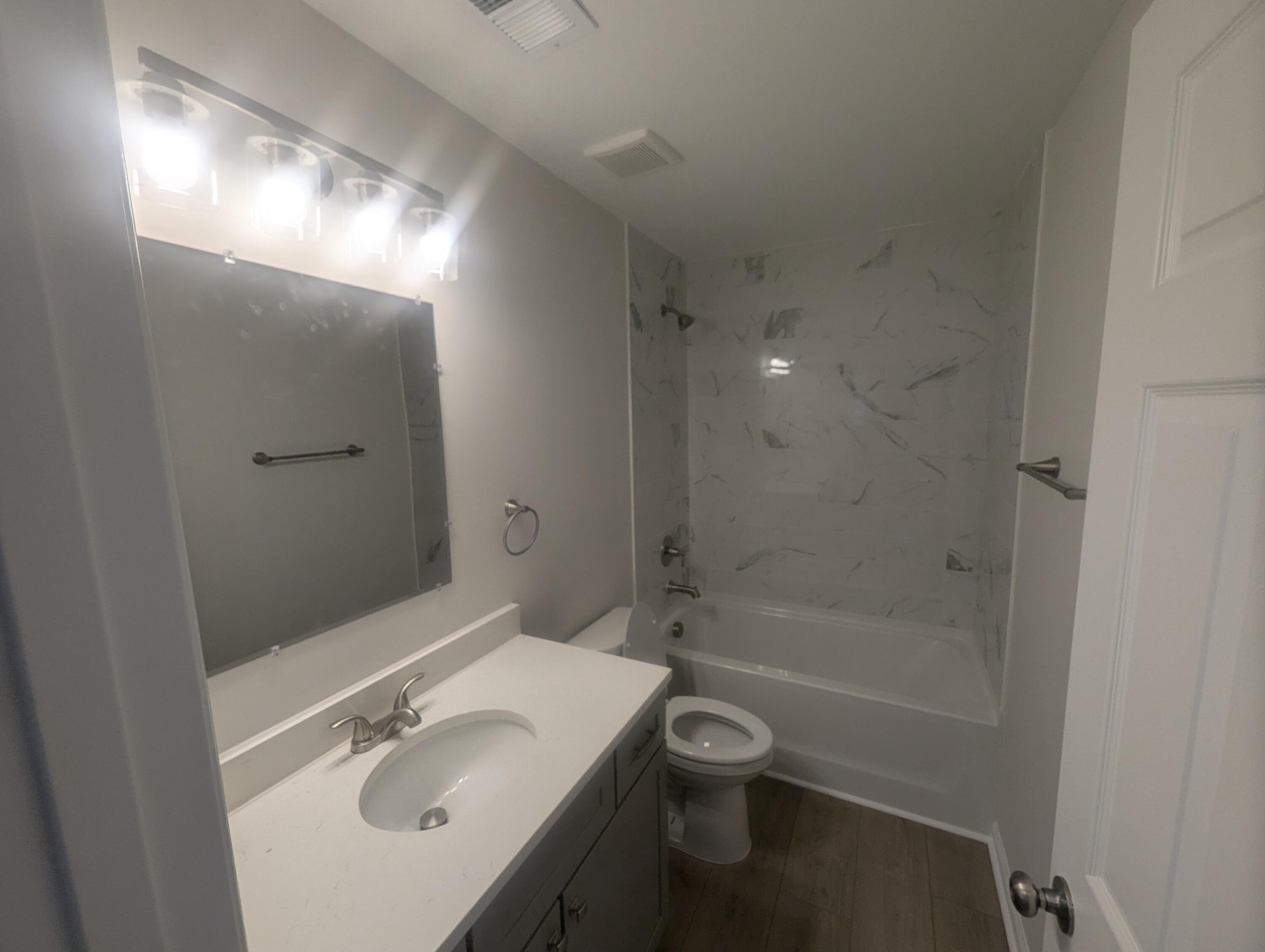 178 Brady Street Charleston, SC 29492 - Photo 17 of 36 shared bath