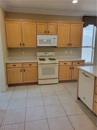 $2,700 | 4343 Carta Luna Street, Las Vegas, NV 89135