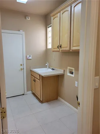 $2,700 | 4343 Carta Luna Street, Las Vegas, NV 89135
