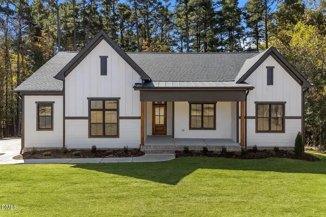 a front view of house with yard