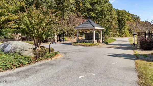 $584,000 | 280 Stonewood Lp Lane, Henderson, NC 27537