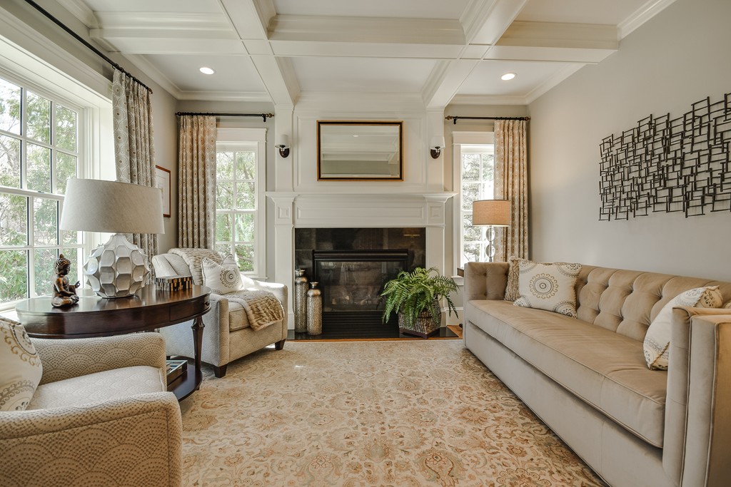 82 Pilgrim Road Wellesley, MA 02481 - Photo 3 of 28